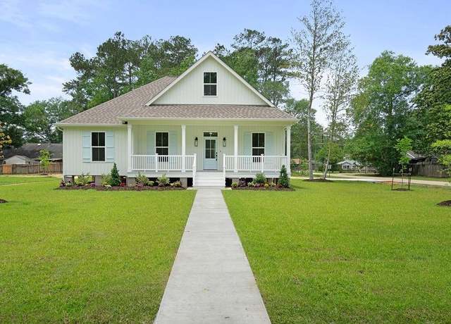 Property at 71137 Sanders St, Abita Springs, LA 70420, 3 beds, 2 baths