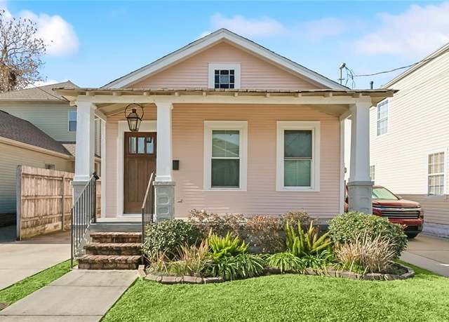 Property at 410 Newton St, Gretna, LA 70053, 2 beds, 2 baths