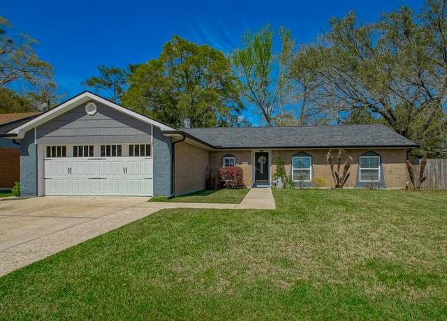 Property at 120 North Blvd, Slidell, LA 70458, 3 beds, 2 baths