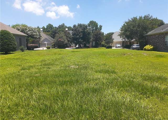 Property at 33 Fairway Oaks Dr, New Orleans, LA 70131
