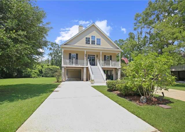 Property at 1819 Claiborne St, Mandeville, LA 70448, 5 beds, 3 baths