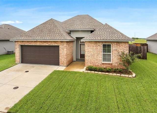 Property at 324 Ashton Oaks Ln, Luling, LA 70070, 3 beds, 2 baths
