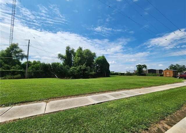 Property at 704 Daryl Dr, Chalmette, LA 70043