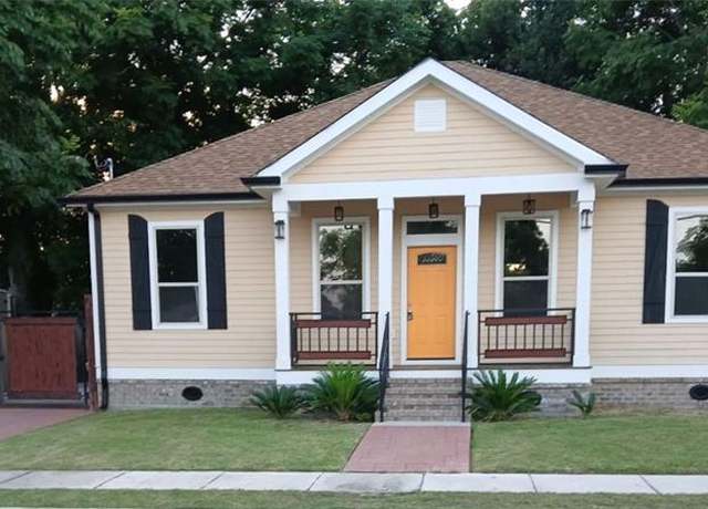 Property at 2208 Marietta St, Chalmette, LA 70043, 3 beds, 2.5 baths
