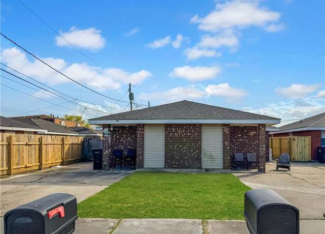 Property at 504 Dubarry Pl, Chalmette, LA 70043, 4 beds, 2 baths