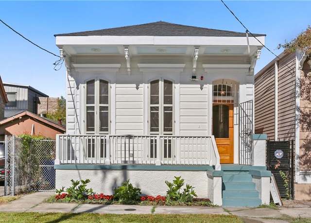 Property at 217 N Prieur St, New Orleans, LA 70112, 3 beds, 2.5 baths