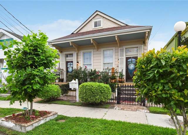 Property at 309 Diana St, New Orleans, LA 70114, 3 beds, 2 baths