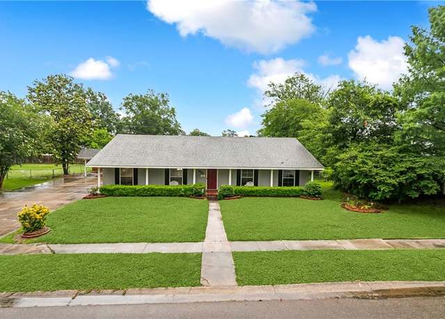 Property at 1410 Pecan St, Hammond, LA 70401, 3 beds, 2 baths