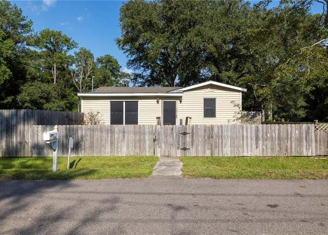 Property at 2794 8th St, Slidell, LA 70458, 2 beds, 1 bath