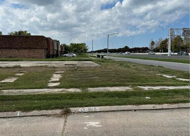 Property at 6898 Parc Brittany Blvd, New Orleans, LA 70126