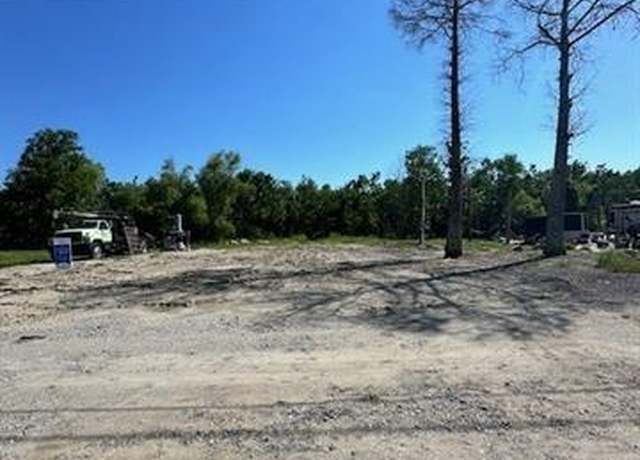 Property at 133 Lake View Dr, La Place, LA 70068