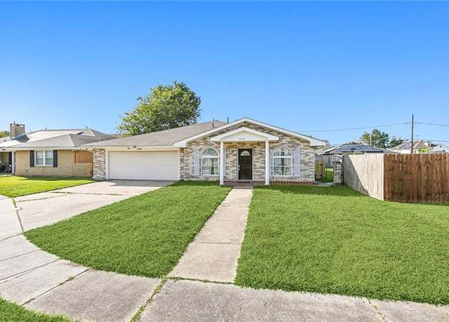 Property at 2204 Gallant Dr, Chalmette, LA 70043, 3 beds, 2 baths