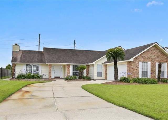 Property at 3505 Lake Lynn Dr, Gretna, LA 70056, 4 beds, 2 baths