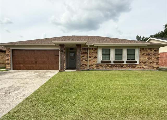 Property at 2636 Pin Oak Dr, Marrero, LA 70072, 3 beds, 2 baths