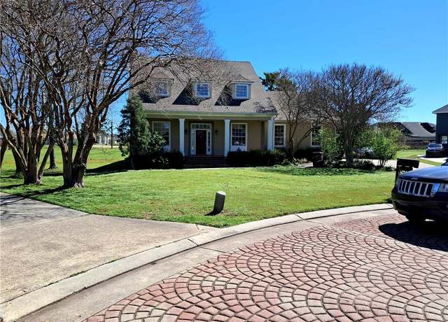 Property at 181 Torrey Pines Dr, New Orleans, LA 70128, 5 beds, 3.5 baths