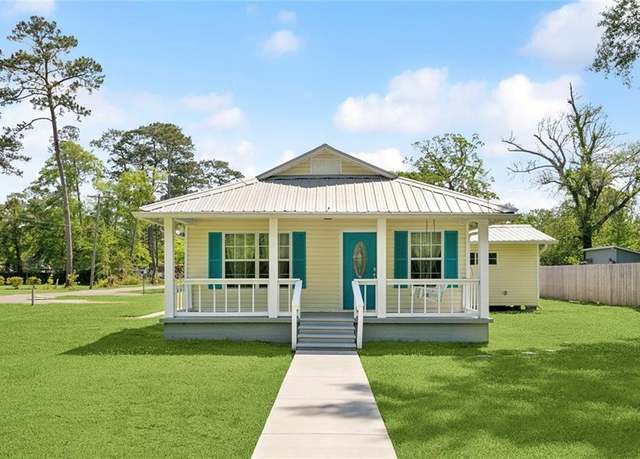 Property at 1208 Saint Tammany Ave, Slidell, LA 70460, 3 beds, 2 baths