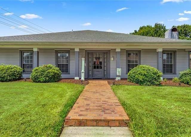 Property at 1536 Avenue C Ave, Marrero, LA 70072, 3 beds, 2.5 baths