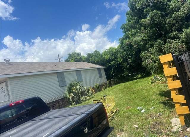 Property at 2233 Harmony St, New Orleans, LA 70115