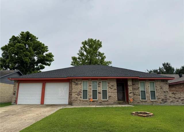 Property at 205 Hollow Rock Ct, Slidell, LA 70461, 3 beds, 2 baths