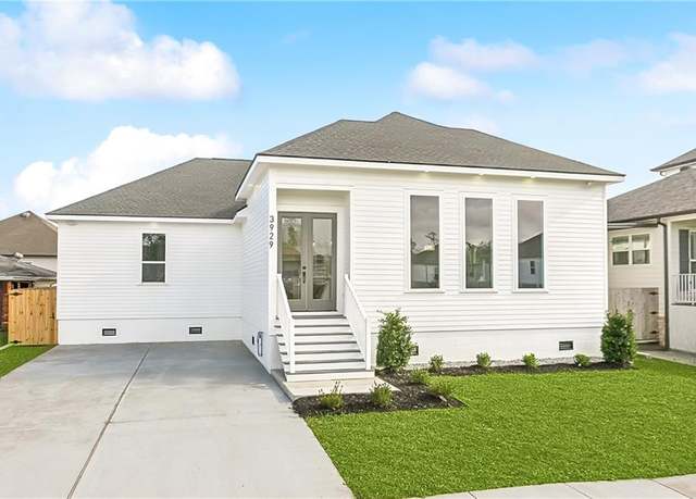 Property at 3929 Dominique Dr, Chalmette, LA 70043, 4 beds, 2.5 baths