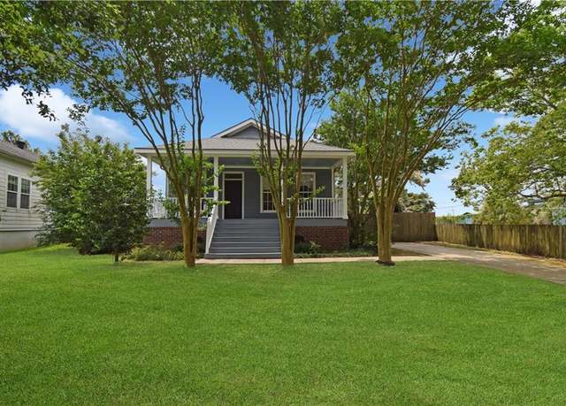 Property at 105 Norton Ave, Arabi, LA 70032, 3 beds, 2 baths