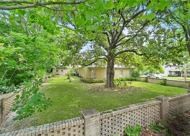 Property at 2 Maryland Dr, New Orleans, LA 70124, 3 beds, 2 baths