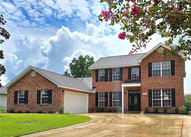 Property at 1103 Mary Kevin Dr, Slidell, LA 70461, 4 beds, 2.5 baths