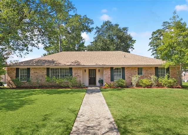 Property at 114 Jane Dr, Mandeville, LA 70448, 4 beds, 2.5 baths