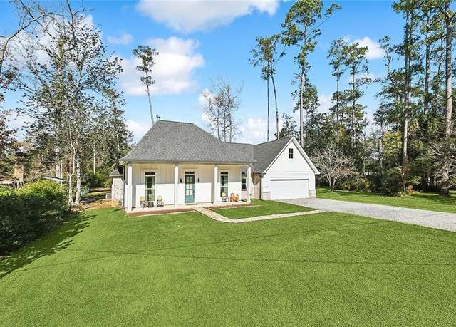 Property at 143 Chinchuba Gardens Dr, Mandeville, LA 70471, 3 beds, 2.5 baths