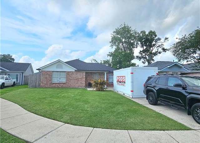 Property at 2724 Marisha Ct, Marrero, LA 70072, 3 beds, 2 baths