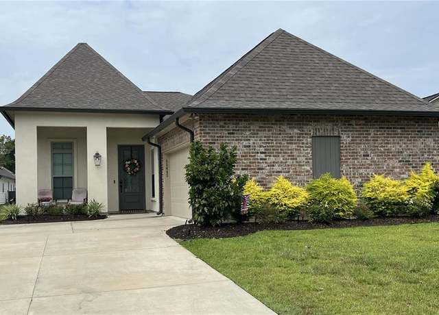 Property at 11645 Hideaway St, Denham Springs, LA 70726, 4 beds, 2 baths