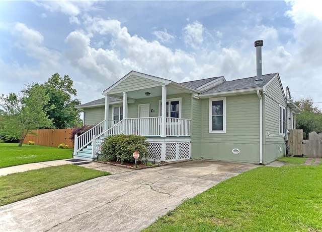Property at 304 Parish Dr, Arabi, LA 70032, 2 beds, 2 baths