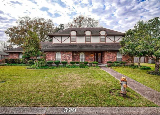 Property at 320 Hawthorne St, Gretna, LA 70056, 4 beds, 2.5 baths