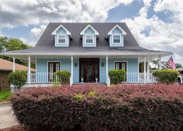 Property at 4525 Barnett St, Metairie, LA 70006, 4 beds, 3.5 baths