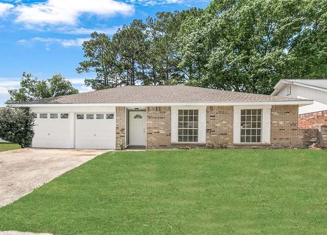 Property at 415 Ridgewood Dr, Mandeville, LA 70471, 5 beds, 3 baths
