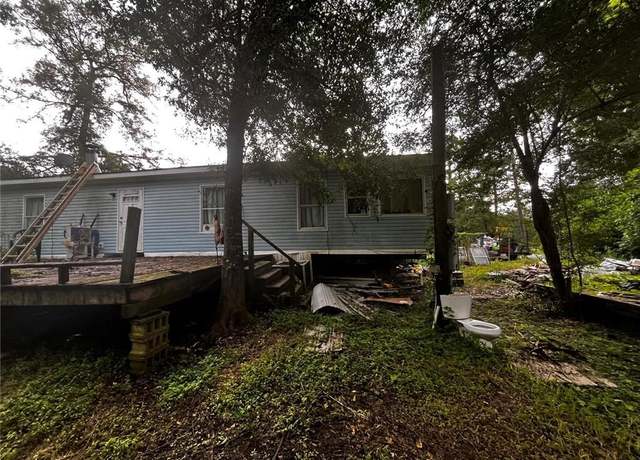 Property at 1152 Park Rd, Lake Charles, LA 70611, 3 beds, 2 baths