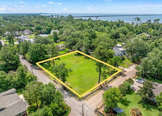 Property at 570 Copal St, Mandeville, LA 70448