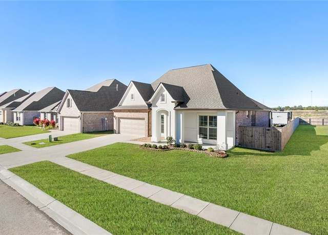 Property at 5705 Oakworth St, Slidell, LA 70461, 4 beds, 3 baths
