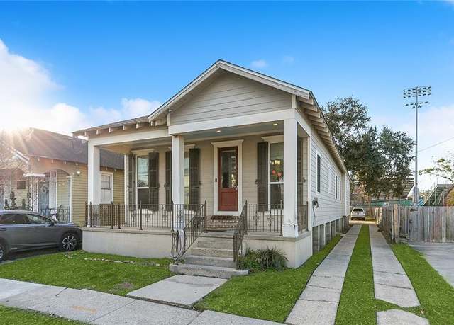 Property at 3020 Calhoun St, New Orleans, LA 70118, 4 beds, 3.5 baths