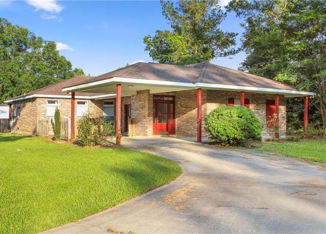 Property at 42262 Yokum Rd, Ponchatoula, LA 70454, 4 beds, 2 baths