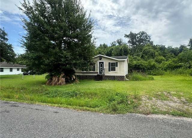 Property at 464 Daffodil St, Mount Airy, LA 70076, 3 beds, 2 baths
