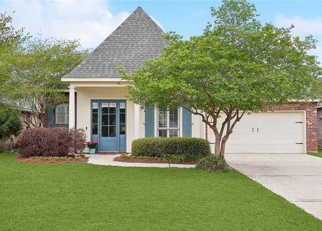 Property at 2424 Cours Carson St, Mandeville, LA 70448, 3 beds, 2 baths