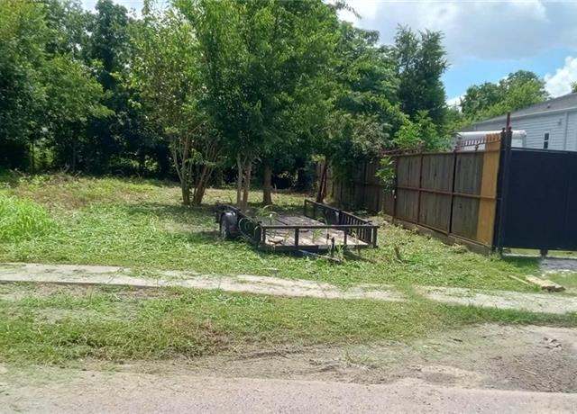 Property at 2409 Flood St, New Orleans, LA 70117