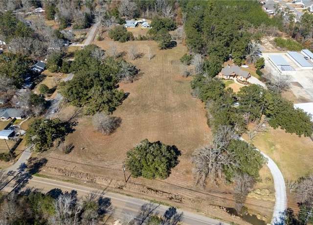 Property at 69 Helen Dr, Madisonville, LA 70447