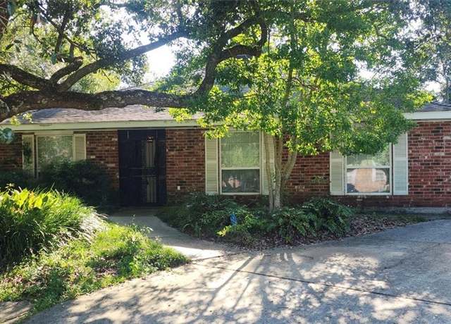 Property at 105 Parkbrook Cir, Slidell, LA 70460, 4 beds, 2 baths
