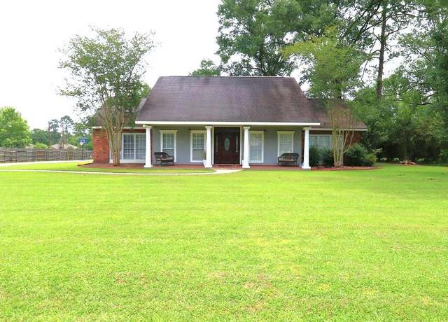 Property at 14370 Hickory Dr, Ponchatoula, LA 70454, 4 beds, 2.5 baths