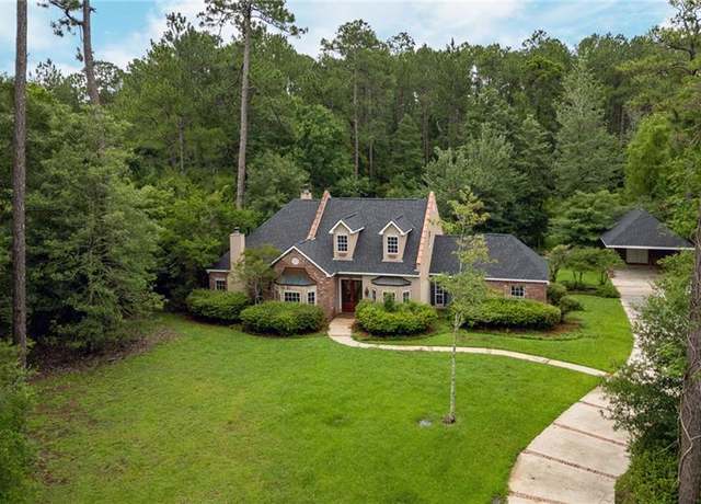 Property at 324 Salem Dr, Mandeville, LA 70471, 4 beds, 3.5 baths