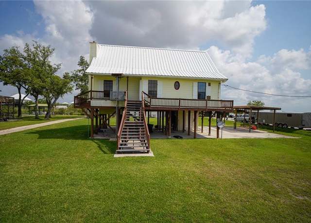 Property at 31 Clinton Dr, New Orleans, LA 70129, 3 beds, 3.5 baths
