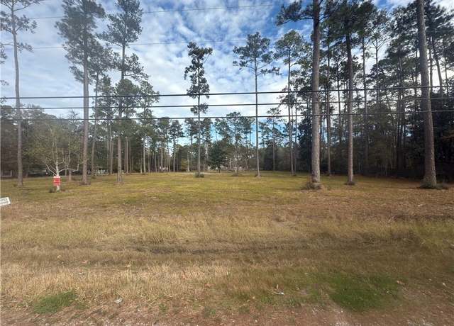 Property at 61016 Nehl St, Lacombe, LA 70445