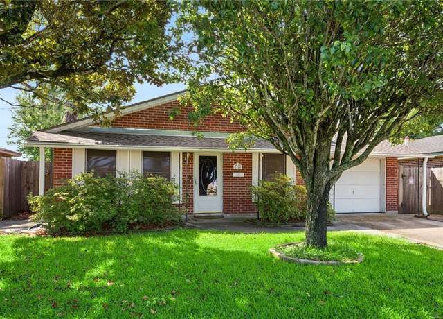 Property at 4244 E Loyola Dr, Kenner, LA 70065, 3 beds, 2 baths